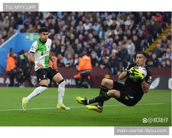 专访阿斯顿维拉门将马丁内斯：谈2025-26赛季扑救成功率的提升秘诀